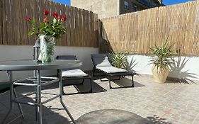 Centre Carcassonne Apartment With Private Sunny Terrace